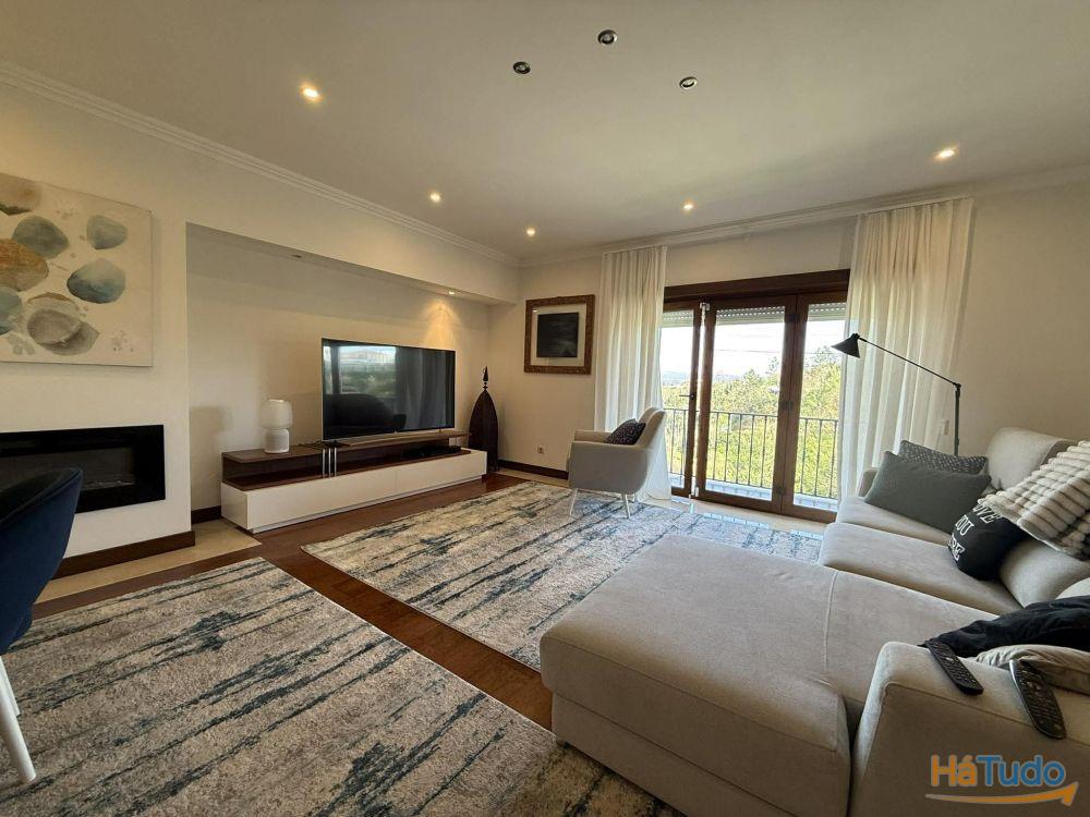 Moradia Semi- Nova T4 de Luxo - M3184/26 Moradia Semi- Nova T4 de Luxo - M3184/26