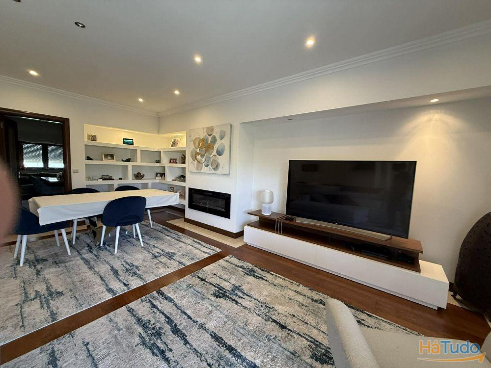 Moradia Semi- Nova T4 de Luxo - M3184/26 Moradia Semi- Nova T4 de Luxo - M3184/26