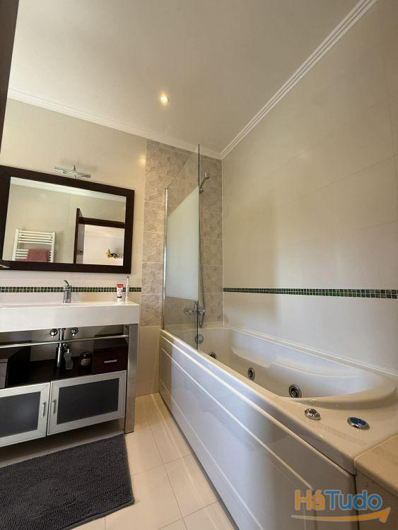 Moradia Semi- Nova T4 de Luxo - M3184/26 Moradia Semi- Nova T4 de Luxo - M3184/26