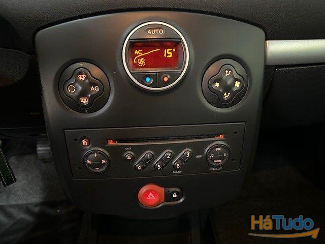 Renault Clio 1.2 16V Conf. Authentique Renault Clio 1.2 16V Conf. Authentique