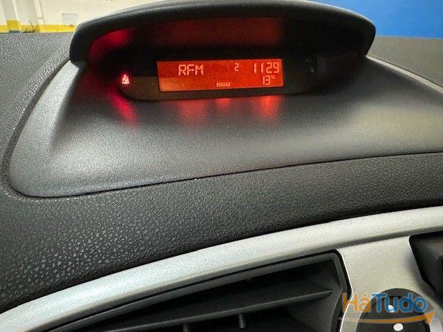 Renault Clio 1.2 16V Conf. Authentique Renault Clio 1.2 16V Conf. Authentique