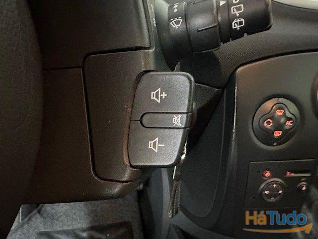 Renault Clio 1.2 16V Conf. Authentique Renault Clio 1.2 16V Conf. Authentique