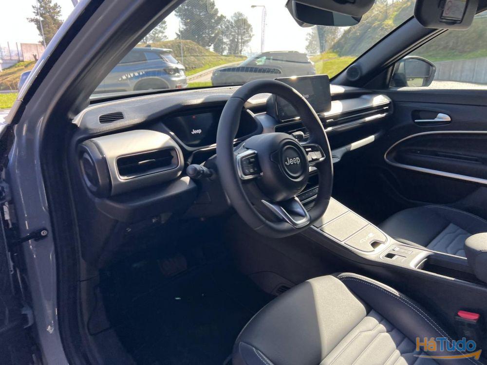 Jeep Avenger 1.2 4xe Hybrid eAWD Upland Jeep Avenger 1.2 4xe Hybrid eAWD Upland