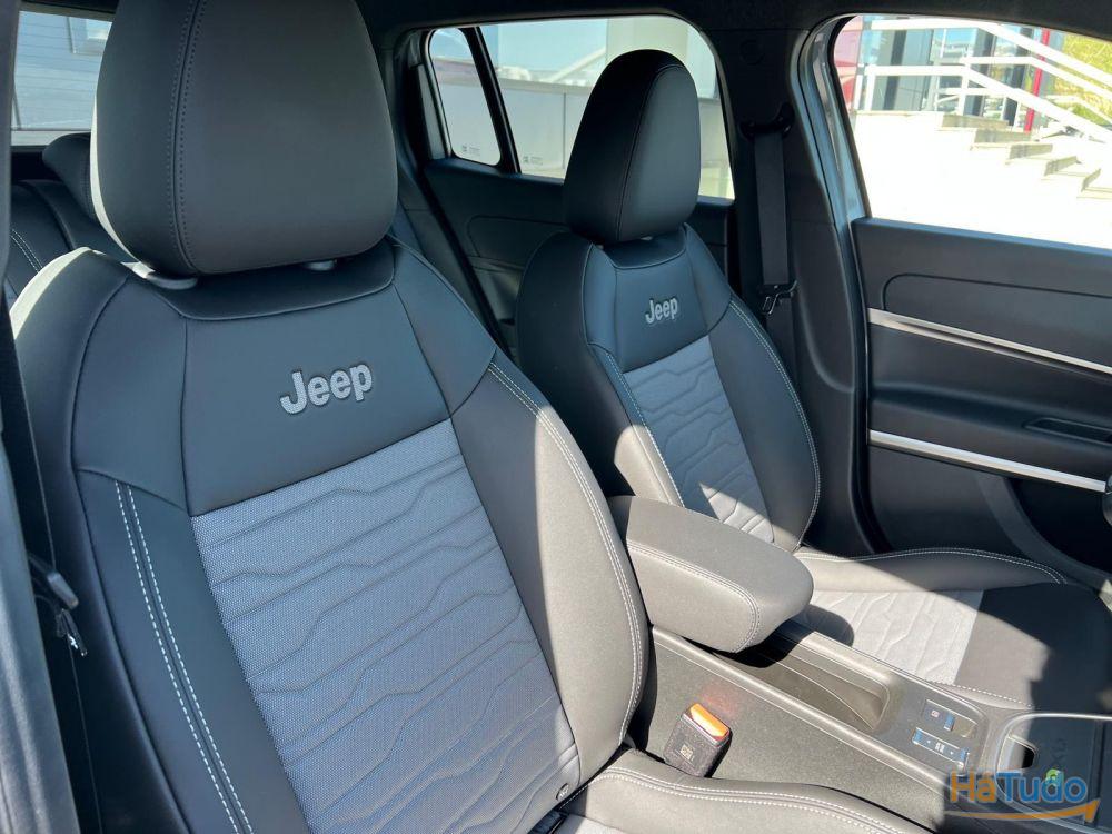 Jeep Avenger 1.2 4xe Hybrid eAWD Upland Jeep Avenger 1.2 4xe Hybrid eAWD Upland
