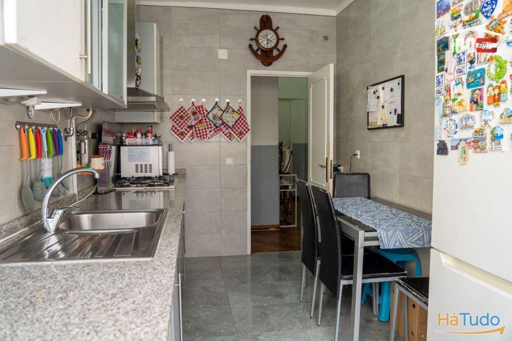 Apartamento T3, 1ºandar, Coz. Semi-Equipada, Muito Luminoso, Marquise - Torre da Marinha Apartamento T3, 1ºandar, Coz. Semi-Equipada, Muito Luminoso, Marquise - Torre da Marinha