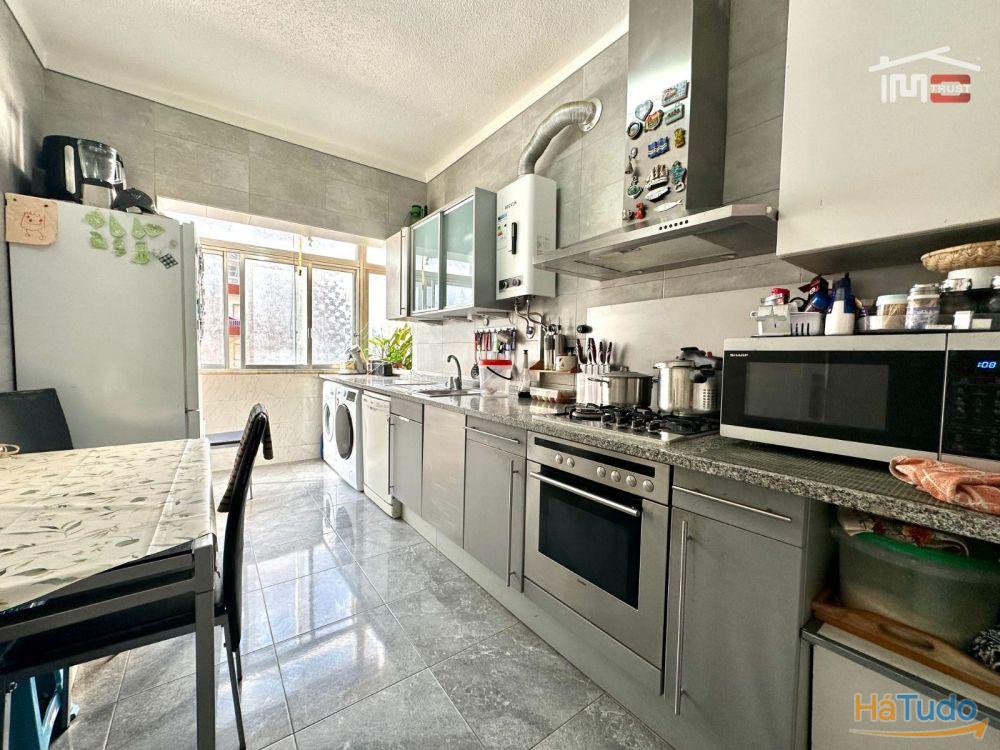 Apartamento T3, 1ºandar, Coz. Semi-Equipada, Muito Luminoso, Marquise - Torre da Marinha Apartamento T3, 1ºandar, Coz. Semi-Equipada, Muito Luminoso, Marquise - Torre da Marinha