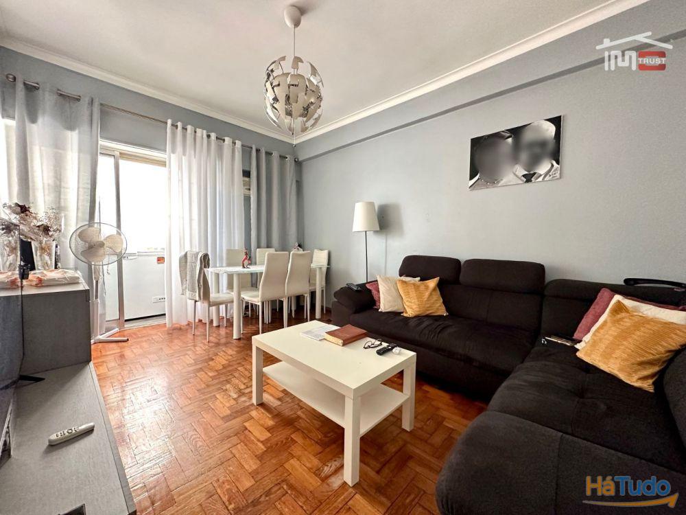 Apartamento T3, 1ºandar, Coz. Semi-Equipada, Muito Luminoso, Marquise - Torre da Marinha Apartamento T3, 1ºandar, Coz. Semi-Equipada, Muito Luminoso, Marquise - Torre da Marinha