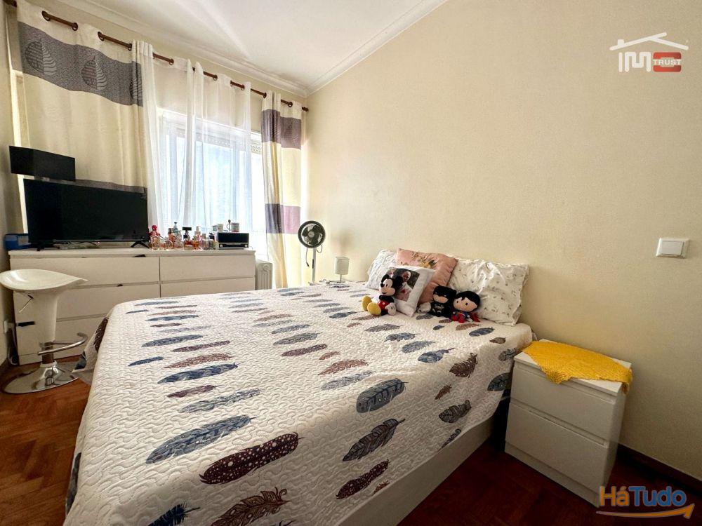 Apartamento T3, 1ºandar, Coz. Semi-Equipada, Muito Luminoso, Marquise - Torre da Marinha Apartamento T3, 1ºandar, Coz. Semi-Equipada, Muito Luminoso, Marquise - Torre da Marinha