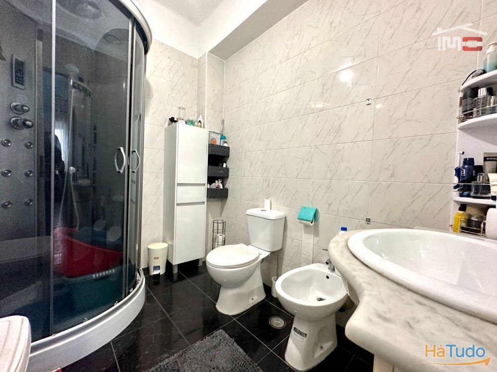 Apartamento T3, 1ºandar, Coz. Semi-Equipada, Muito Luminoso, Marquise - Torre da Marinha Apartamento T3, 1ºandar, Coz. Semi-Equipada, Muito Luminoso, Marquise - Torre da Marinha