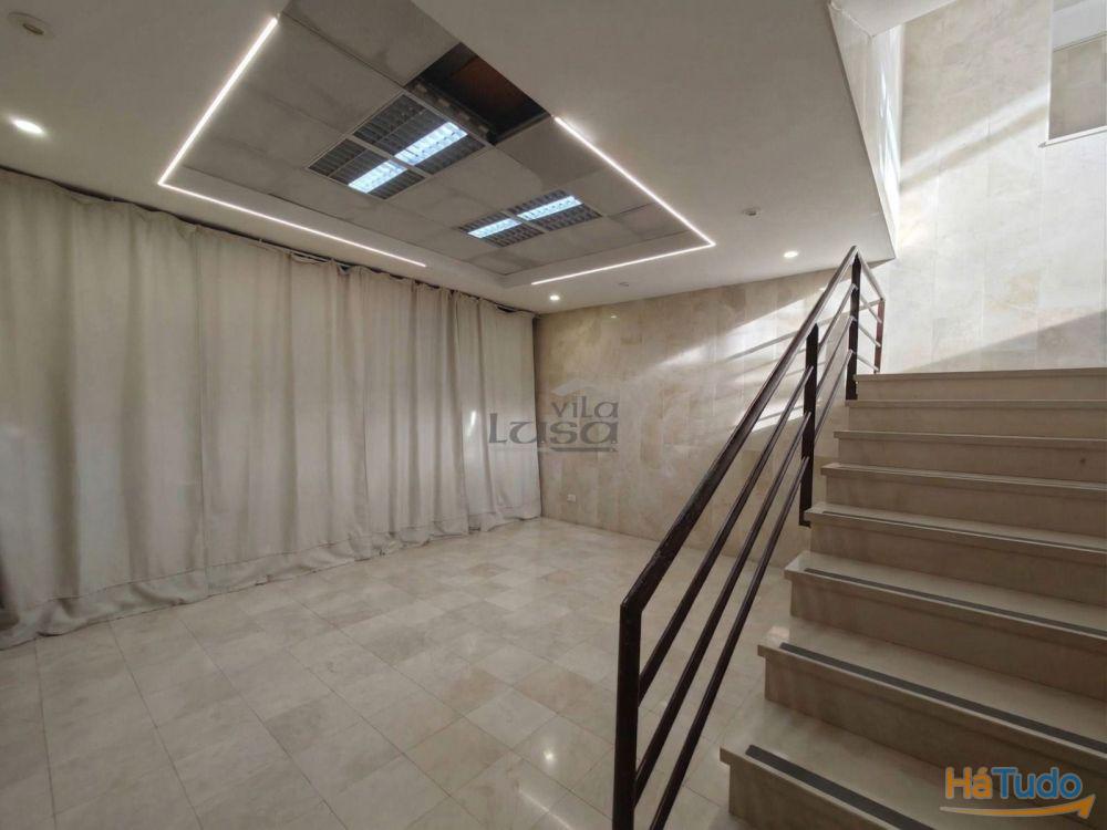Espaço comercial com 451 m², localizado em Vilar de Andorinho, Vila Nova de Gaia, Espaço comercial com 451 m², localizado em Vilar de Andorinho, Vila Nova de Gaia,