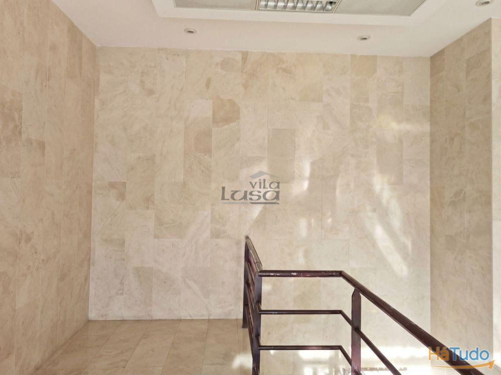 Espaço comercial com 451 m², localizado em Vilar de Andorinho, Vila Nova de Gaia, Espaço comercial com 451 m², localizado em Vilar de Andorinho, Vila Nova de Gaia,