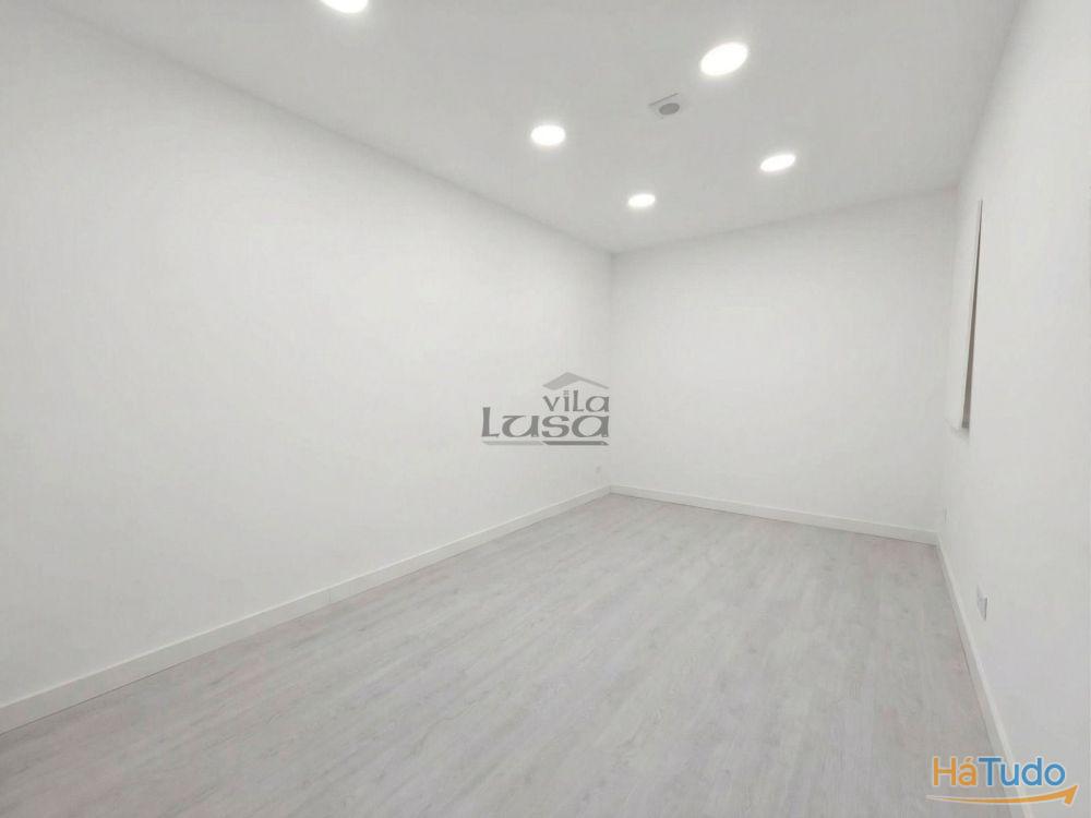 Espaço comercial com 451 m², localizado em Vilar de Andorinho, Vila Nova de Gaia, Espaço comercial com 451 m², localizado em Vilar de Andorinho, Vila Nova de Gaia,