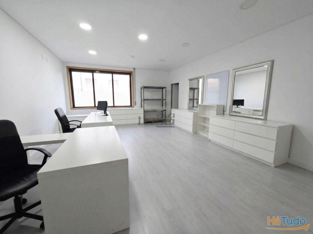 Espaço comercial com 451 m², localizado em Vilar de Andorinho, Vila Nova de Gaia, Espaço comercial com 451 m², localizado em Vilar de Andorinho, Vila Nova de Gaia,