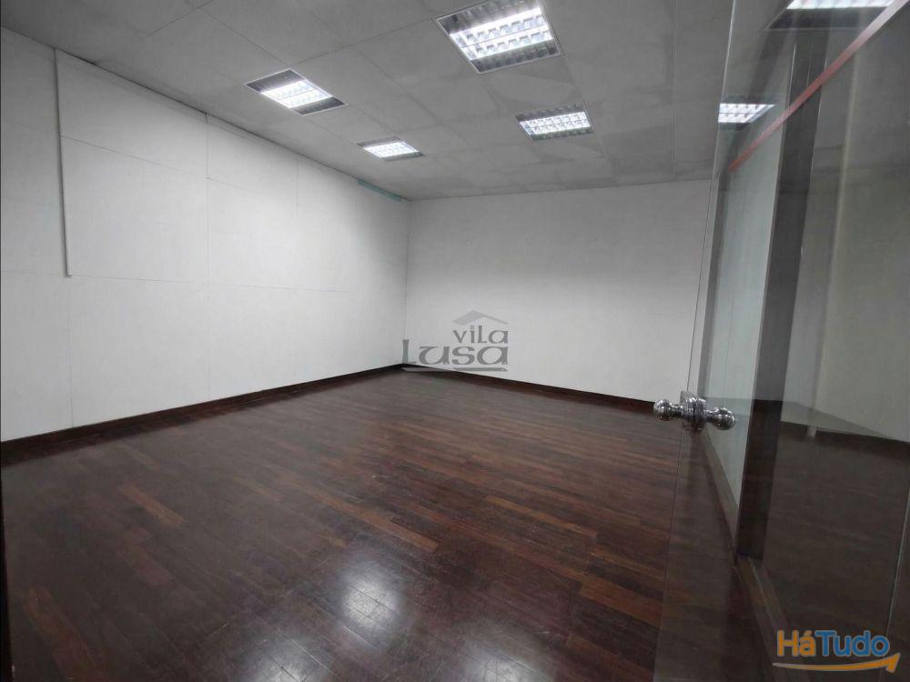 Espaço comercial com 451 m², localizado em Vilar de Andorinho, Vila Nova de Gaia, Espaço comercial com 451 m², localizado em Vilar de Andorinho, Vila Nova de Gaia,