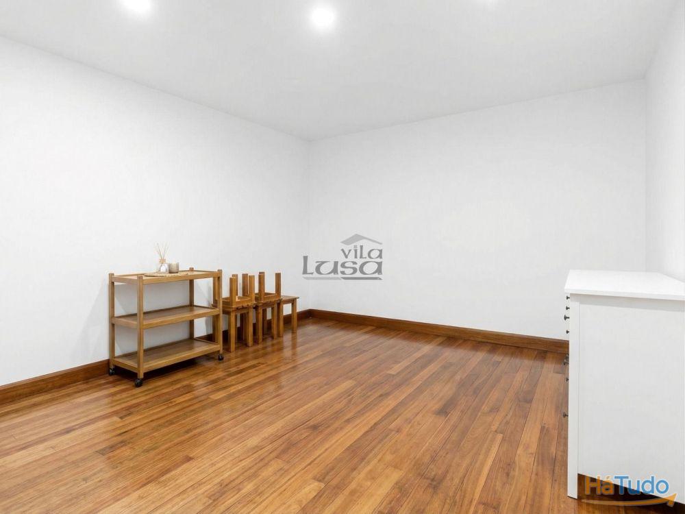 Espaço comercial com 451 m², localizado em Vilar de Andorinho, Vila Nova de Gaia, Espaço comercial com 451 m², localizado em Vilar de Andorinho, Vila Nova de Gaia,