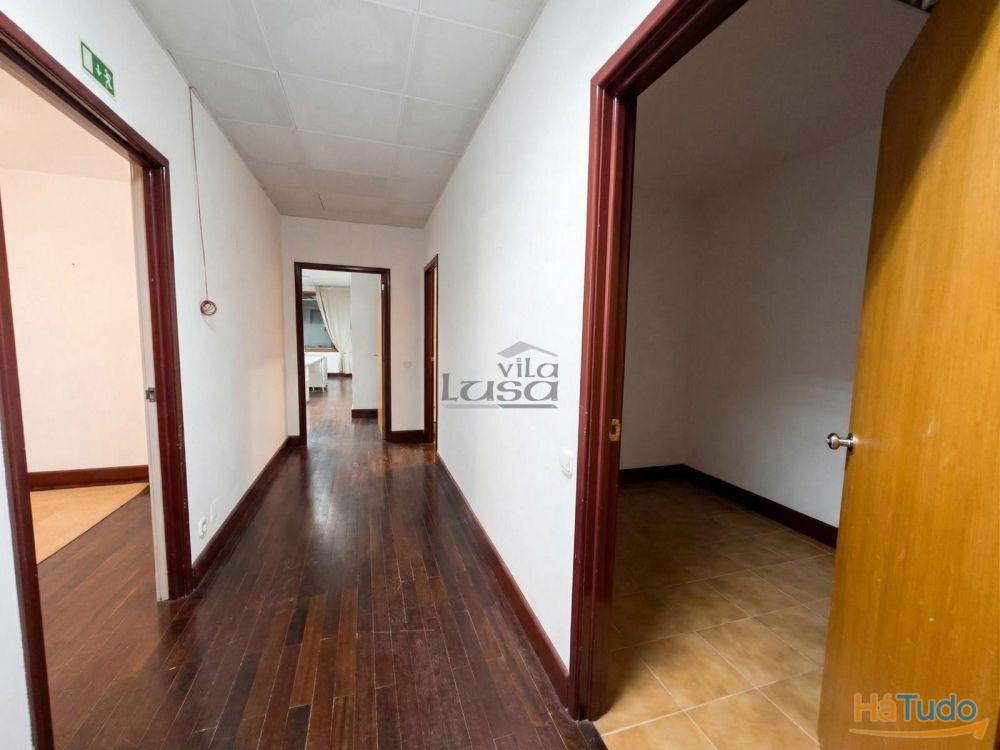 Espaço comercial com 451 m², localizado em Vilar de Andorinho, Vila Nova de Gaia, Espaço comercial com 451 m², localizado em Vilar de Andorinho, Vila Nova de Gaia,