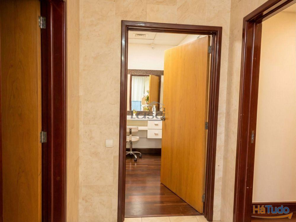 Espaço comercial com 451 m², localizado em Vilar de Andorinho, Vila Nova de Gaia, Espaço comercial com 451 m², localizado em Vilar de Andorinho, Vila Nova de Gaia,