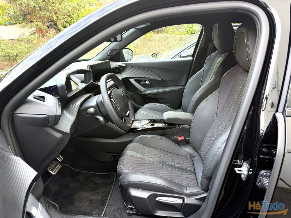 Peugeot e-2008 54 kWh GT Peugeot e-2008 54 kWh GT