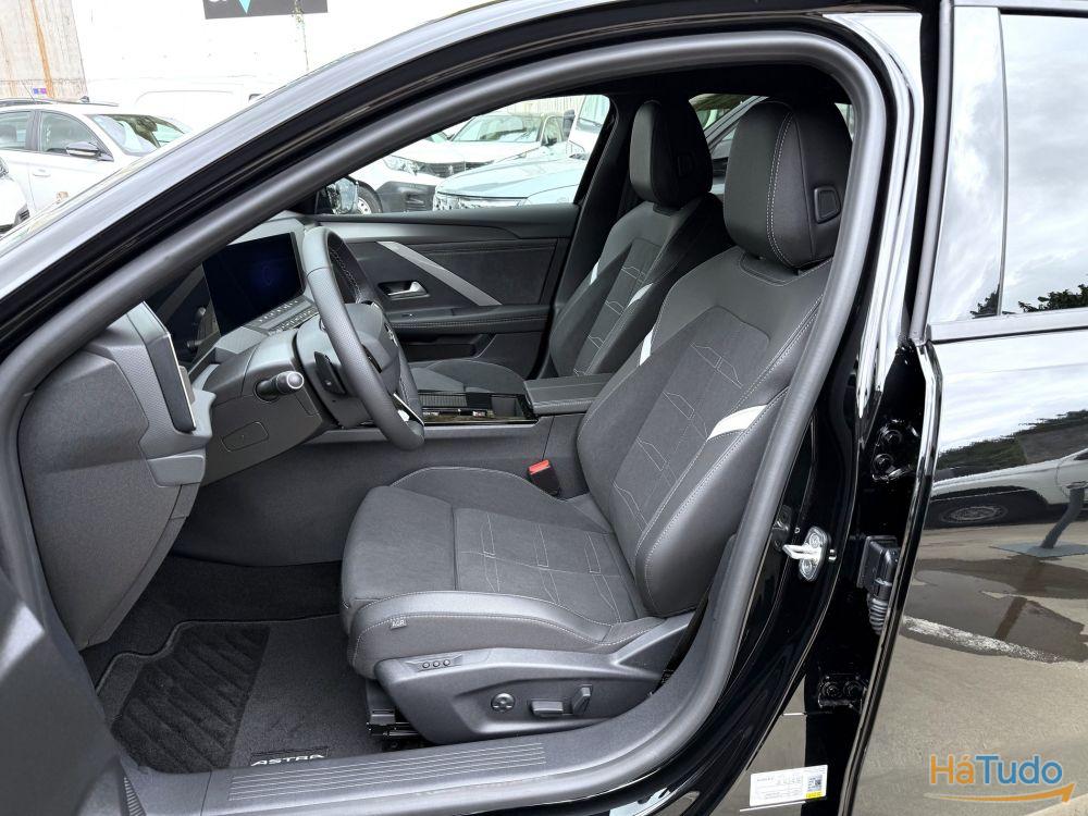 Opel Astra 1.5 D GS Aut. Opel Astra 1.5 D GS Aut.