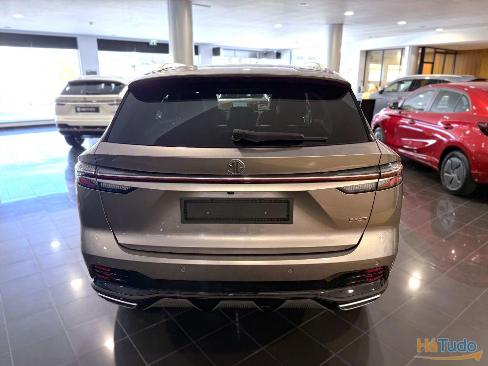 MG HS 1.5 T Luxury AT MG HS 1.5 T Luxury AT