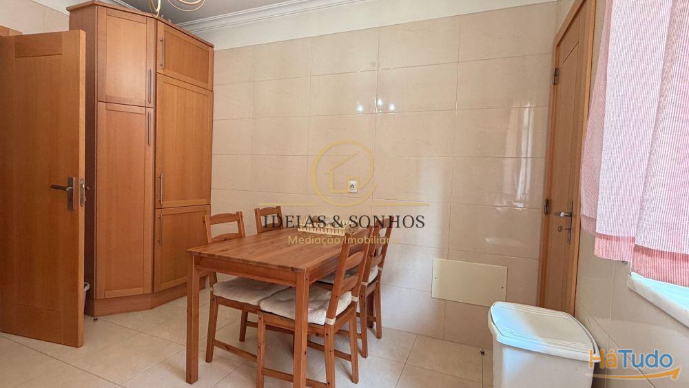 T2 Luminoso com Arrecadação em Zona Central ? Excelente Oportunidade! T2 Luminoso com Arrecadação em Zona Central ? Excelente Oportunidade!