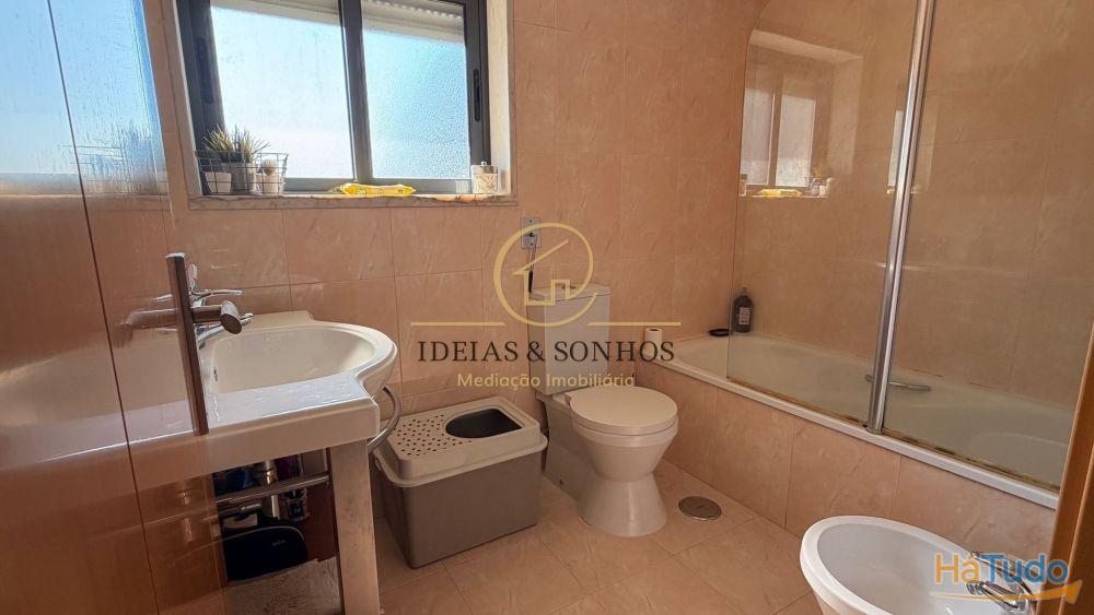 T2 Luminoso com Arrecadação em Zona Central ? Excelente Oportunidade! T2 Luminoso com Arrecadação em Zona Central ? Excelente Oportunidade!