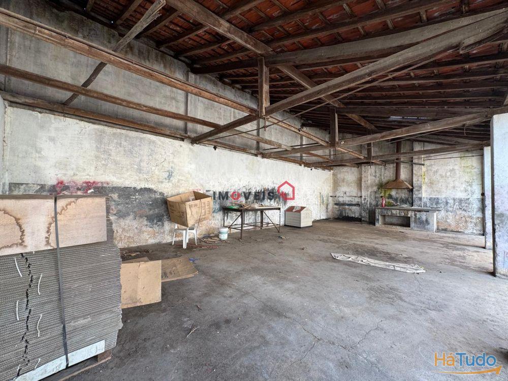 Terreno Urbano c/armazéns atividade industrial Terreno Urbano c/armazéns atividade industrial