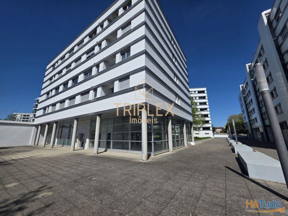 Loja c/ 3 montras Loja c/ 3 montras