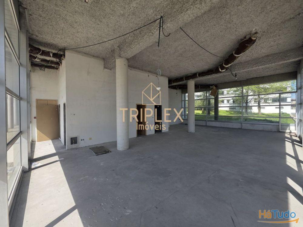 Loja c/ 3 montras Loja c/ 3 montras