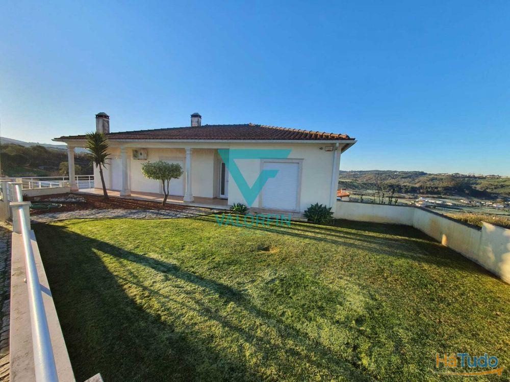 MORADIA T3 com Cave, Rés do Chão e Terreno | Batalha MORADIA T3 com Cave, Rés do Chão e Terreno | Batalha