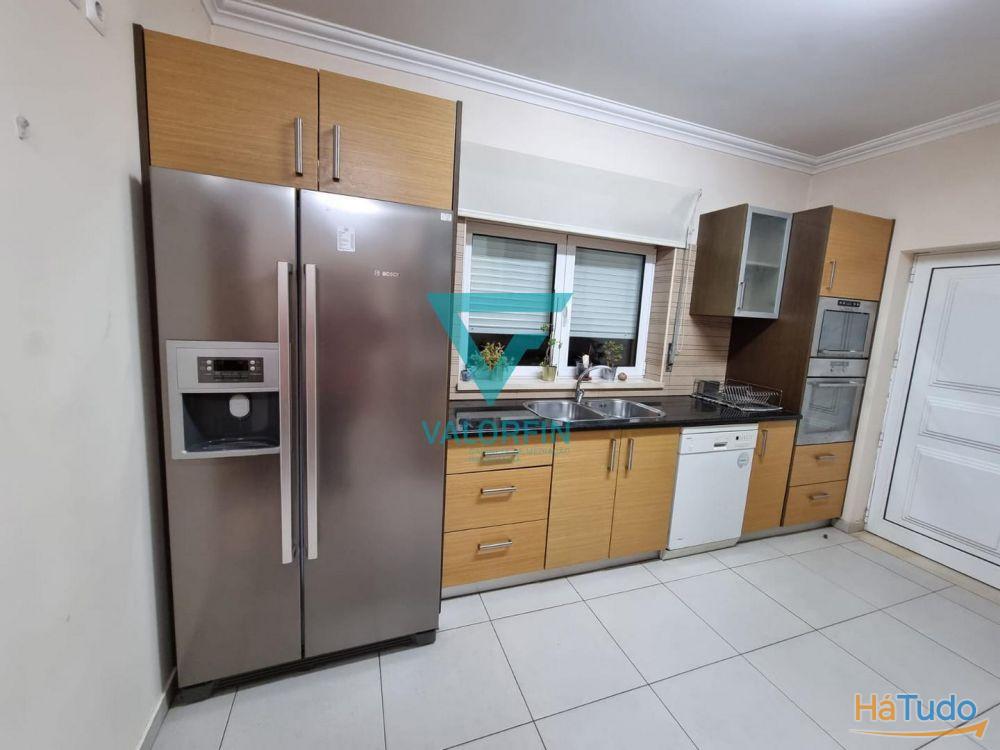 MORADIA T3 com Cave, Rés do Chão e Terreno | Batalha MORADIA T3 com Cave, Rés do Chão e Terreno | Batalha