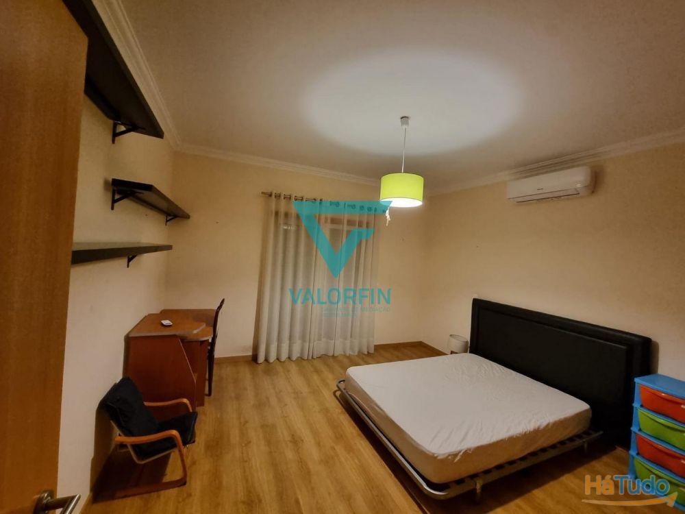 MORADIA T3 com Cave, Rés do Chão e Terreno | Batalha MORADIA T3 com Cave, Rés do Chão e Terreno | Batalha