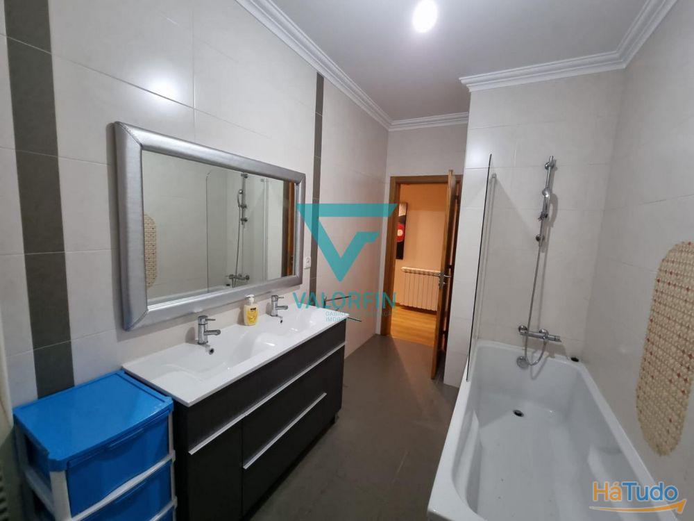 MORADIA T3 com Cave, Rés do Chão e Terreno | Batalha MORADIA T3 com Cave, Rés do Chão e Terreno | Batalha