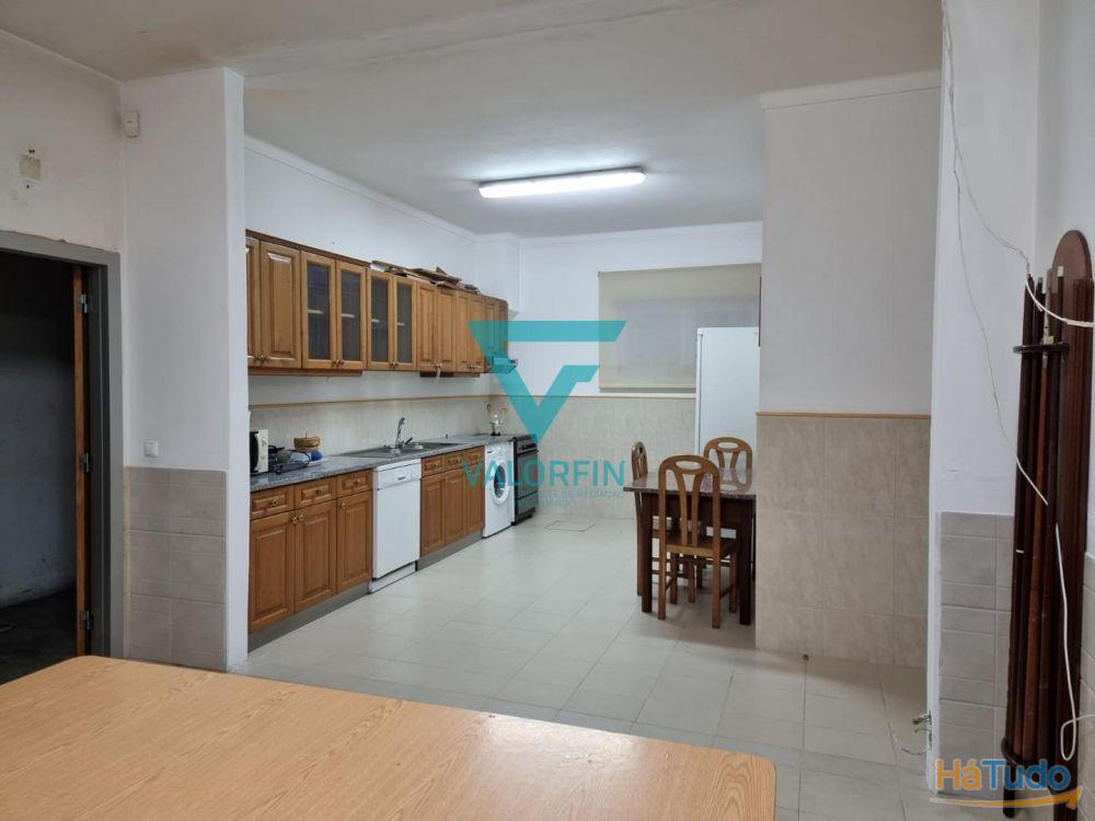 MORADIA T3 com Cave, Rés do Chão e Terreno | Batalha MORADIA T3 com Cave, Rés do Chão e Terreno | Batalha