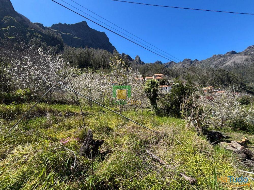 Moradia com terreno Moradia com terreno