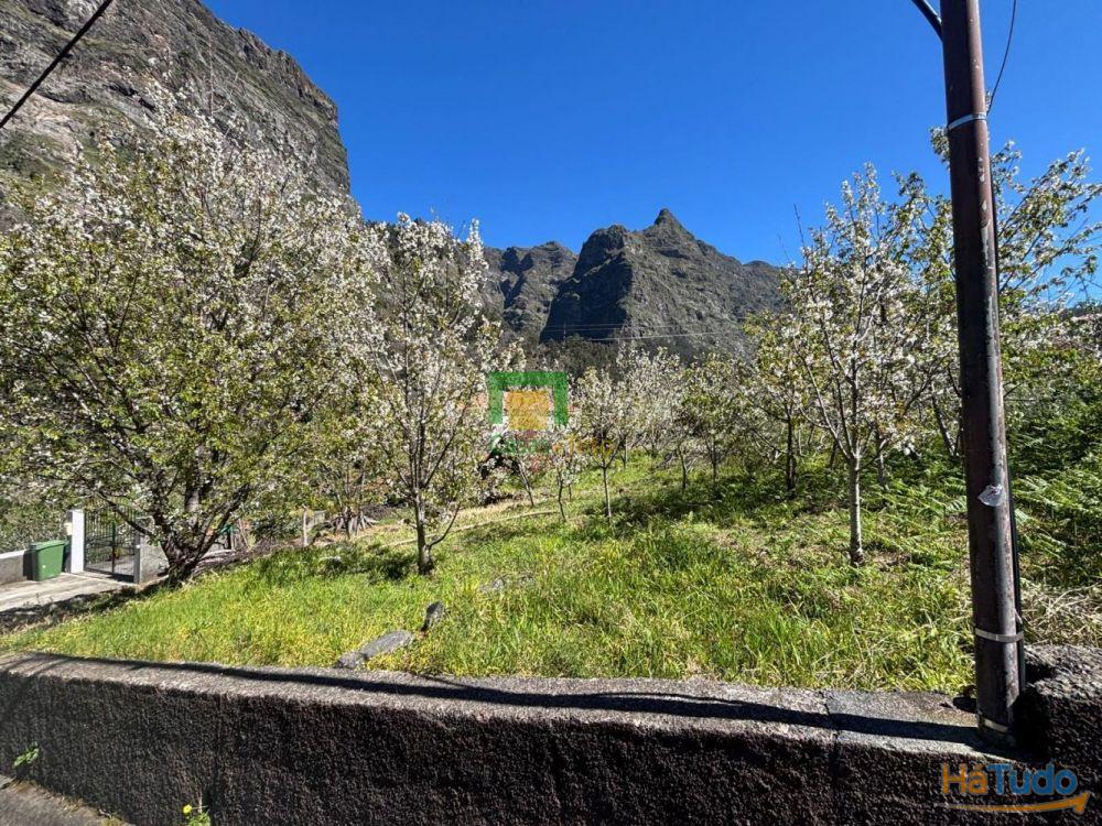 Moradia com terreno Moradia com terreno