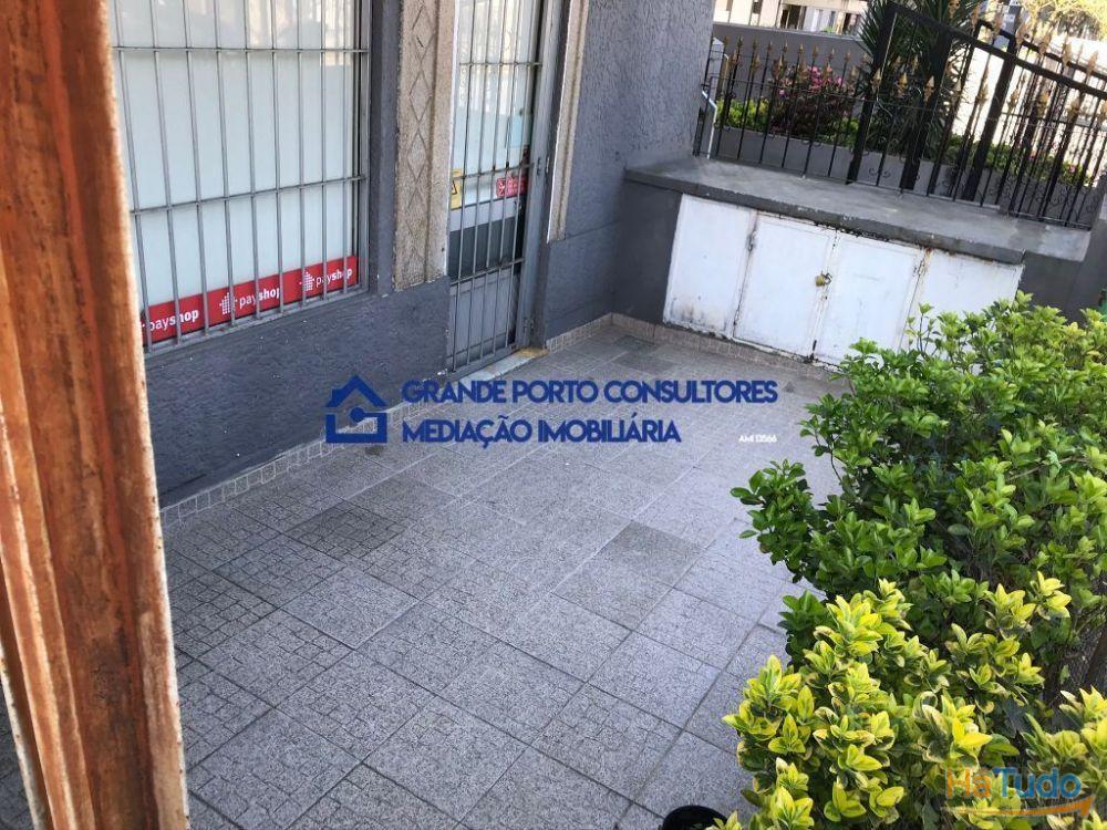 Loja dá para restauração Palmilheira ao Continente Águas Santas Loja dá para restauração Palmilheira ao Continente Águas Santas