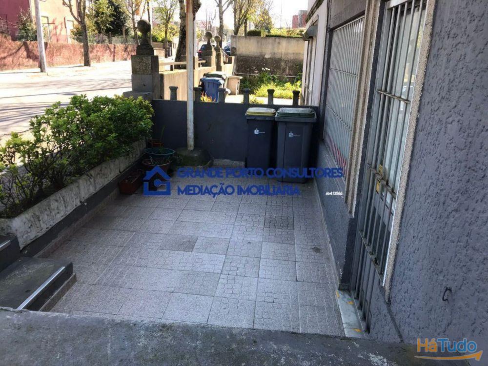 Loja dá para restauração Palmilheira ao Continente Águas Santas Loja dá para restauração Palmilheira ao Continente Águas Santas