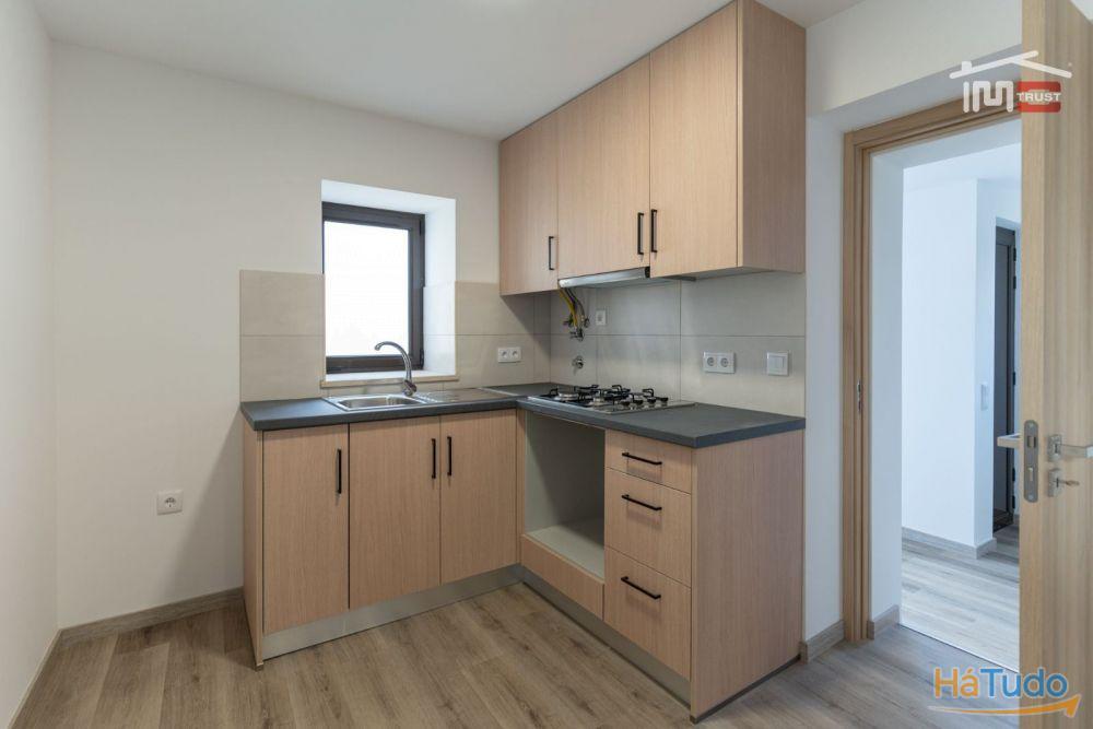 Moradia T1+1 renovada em Perulheira, S. Mamede Moradia T1+1 renovada em Perulheira, S. Mamede