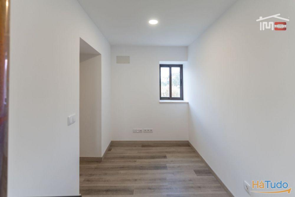 Moradia T1+1 renovada em Perulheira, S. Mamede Moradia T1+1 renovada em Perulheira, S. Mamede