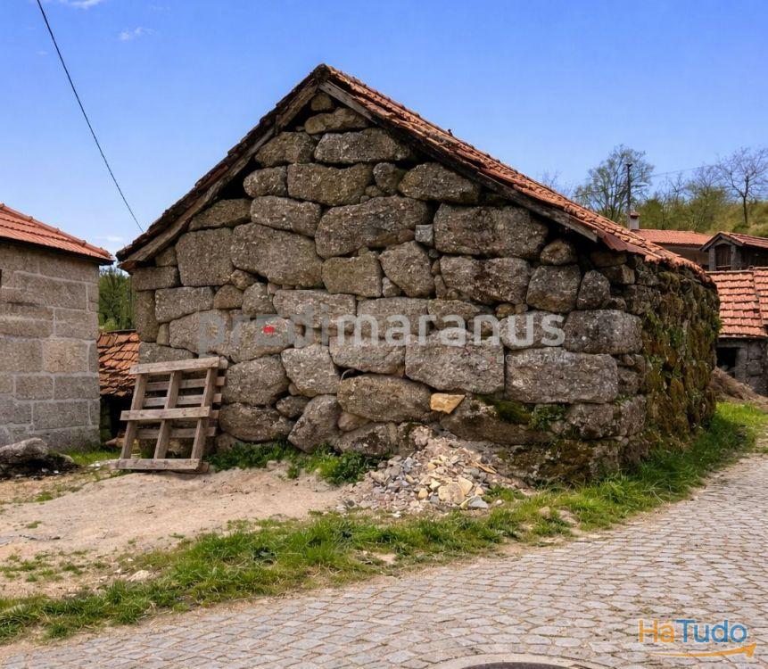 Moradia em Pedra T2, totalmente renovada. Cozinha equipada, pré-instalação de A/C. Ruína com 20m2 incluída. Moradia em Pedra T2, totalmente renovada. Cozinha equipada, pré-instalação de A/C. Ruína com 20m2 incluída.
