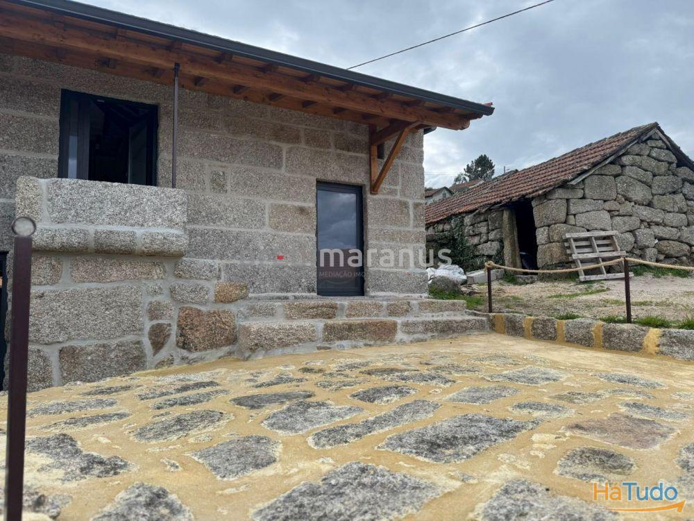 Moradia em Pedra T2, totalmente renovada. Cozinha equipada, pré-instalação de A/C. Ruína com 20m2 incluída. Moradia em Pedra T2, totalmente renovada. Cozinha equipada, pré-instalação de A/C. Ruína com 20m2 incluída.