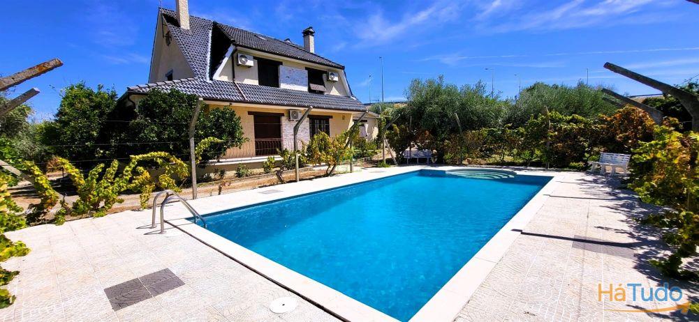 Moradia Isolada V4 - Piscina - Terreno 6000m2 - Castelo Branco Moradia Isolada V4 - Piscina - Terreno 6000m2 - Castelo Branco
