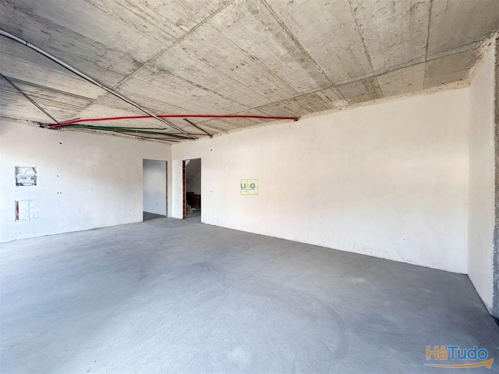 Moradia Isolada V4, no Bairro da Carapalha, cidade de Castelo Branco Moradia Isolada V4, no Bairro da Carapalha, cidade de Castelo Branco