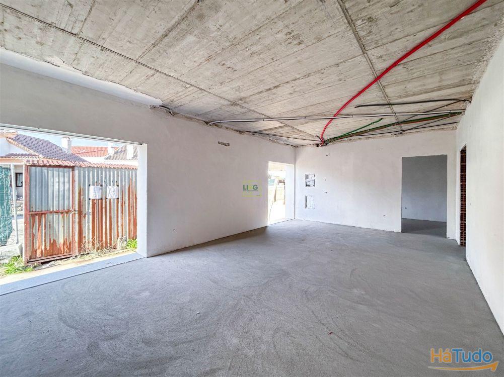 Moradia Isolada V4, no Bairro da Carapalha, cidade de Castelo Branco Moradia Isolada V4, no Bairro da Carapalha, cidade de Castelo Branco