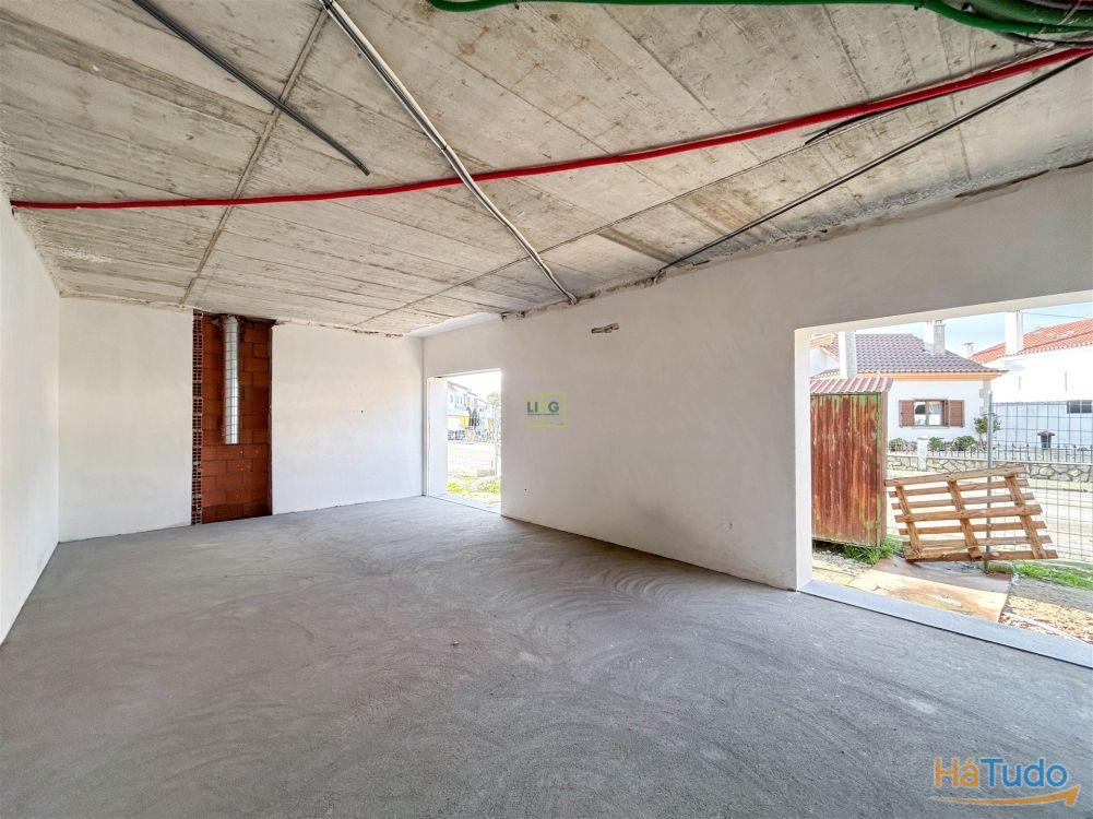 Moradia Isolada V4, no Bairro da Carapalha, cidade de Castelo Branco Moradia Isolada V4, no Bairro da Carapalha, cidade de Castelo Branco