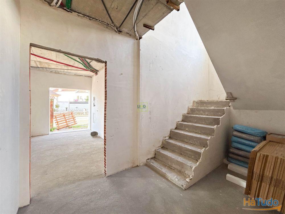 Moradia Isolada V4, no Bairro da Carapalha, cidade de Castelo Branco Moradia Isolada V4, no Bairro da Carapalha, cidade de Castelo Branco