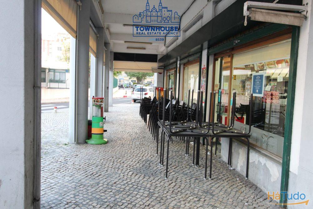 Pastelaria para venda em funcionamento na Pontinha, Pastelaria para venda em funcionamento na Pontinha,
