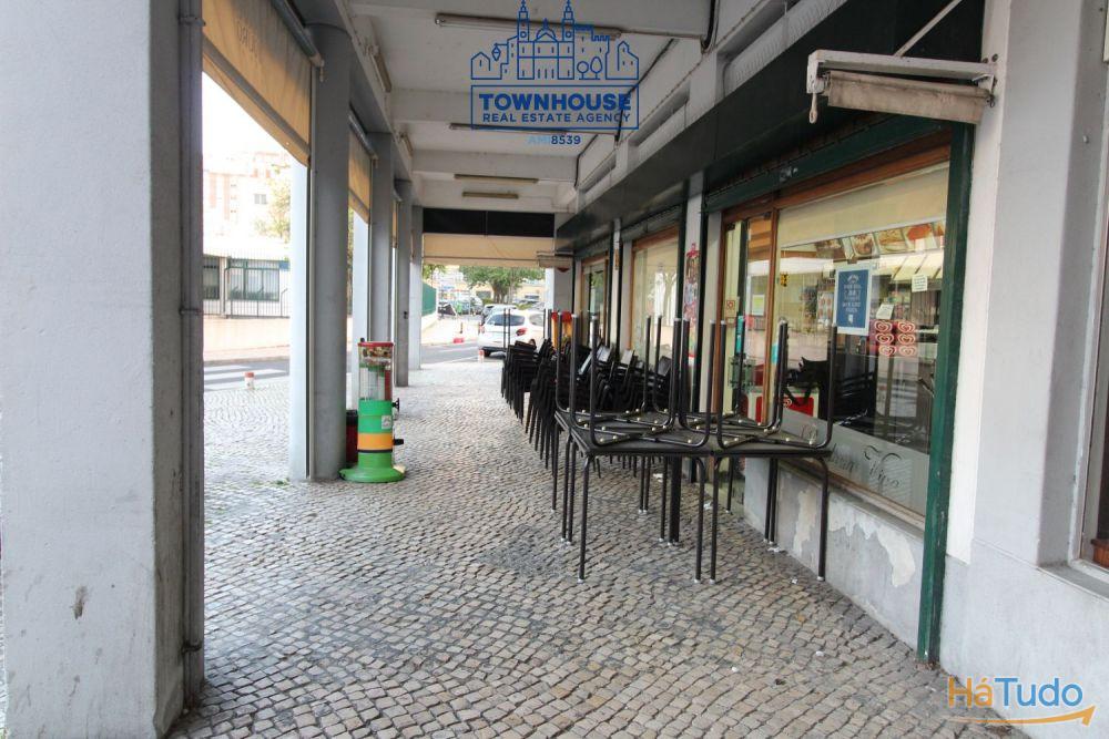Pastelaria para venda em funcionamento na Pontinha, Pastelaria para venda em funcionamento na Pontinha,