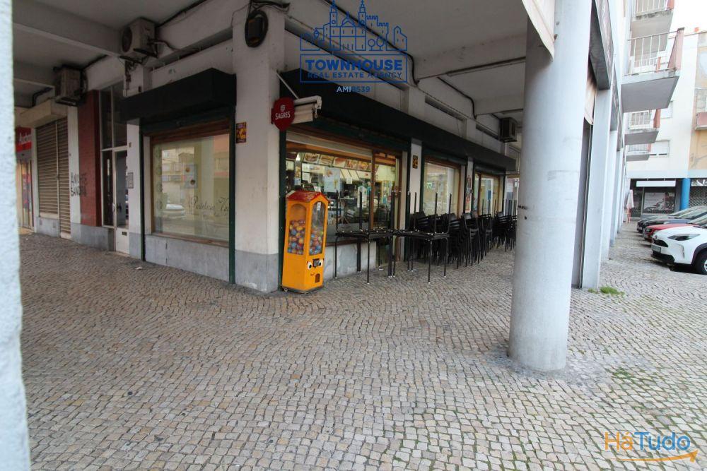 Pastelaria para venda em funcionamento na Pontinha, Pastelaria para venda em funcionamento na Pontinha,